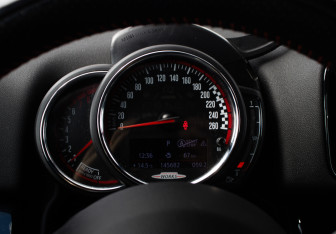 Подержанный автомобиль MINI Countryman 2018 года (10 фото)