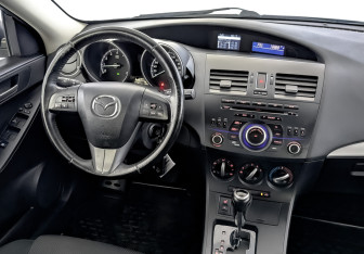 Подержанный автомобиль Mazda 3 Hatchback 2012 года (28 фото)