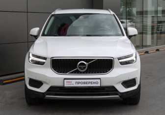 Подержанный автомобиль Volvo XC40 2019 года (2 фото)