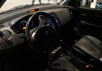 Подержанный автомобиль Suzuki Swift Hatchback 2008 года (12 фото)
