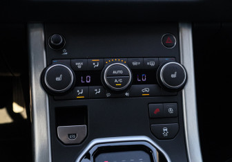 Подержанный автомобиль Land Rover Range Rover Evoque 2018 года (18 фото)