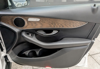 Подержанный автомобиль Mercedes-Benz GLC Coupe 2017 года (23 фото)