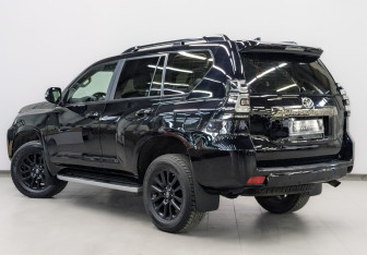 Подержанный автомобиль Toyota Land Cruiser Prado 2021 года (7 фото)