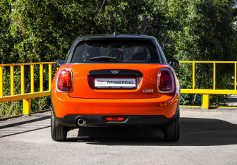 Подержанный автомобиль MINI Hatch 2018 года (5 фото)