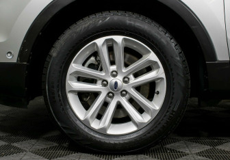 Подержанный автомобиль Ford Explorer 2018 года (9 фото)