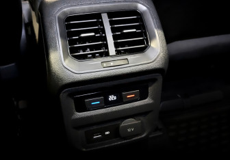 Подержанный автомобиль Volkswagen Tiguan 2020 года (29 фото)