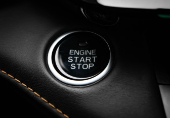 Подержанный автомобиль Changan UNI-V 2024 года (17 фото)