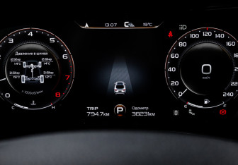 Подержанный автомобиль Geely Tugella 2023 года (11 фото)