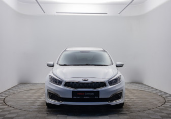 Подержанный автомобиль Kia Ceed Hatchback 2017 года (2 фото)