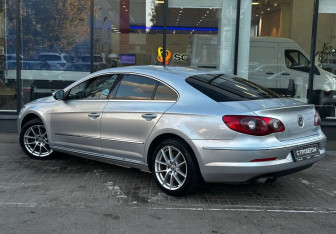Подержанный автомобиль Volkswagen Passat CC 2011 года (6 фото)