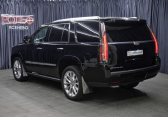 Подержанный автомобиль Cadillac Escalade Suv 2020 года (7 фото)