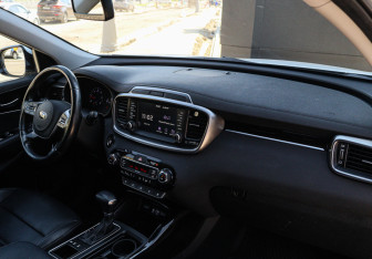 Подержанный автомобиль Kia Sorento 2018 года (7 фото)