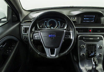 Подержанный автомобиль Volvo XC70 2014 года (12 фото)