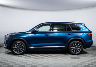 Подержанный автомобиль Geely Monjaro 2023 года (8 фото)
