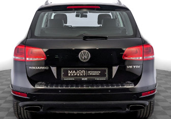 Подержанный автомобиль Volkswagen Touareg 2011 года (6 фото)