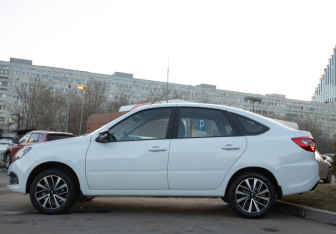 Подержанный автомобиль LADA (ВАЗ) Granta Liftback 2024 года (6 фото)
