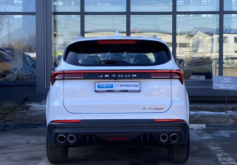 Подержанный автомобиль Jetour X70 2025 года (6 фото)