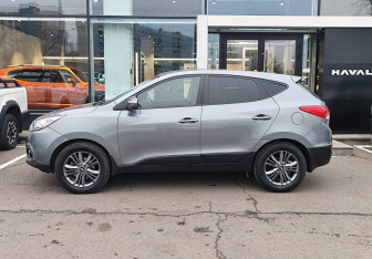 Подержанный автомобиль Hyundai ix35 2015 года (8 фото)