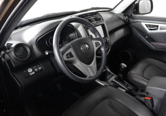 Подержанный автомобиль Lifan X60 2017 года (9 фото)