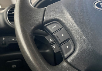 Подержанный автомобиль Kia Carens 2011 года (13 фото)