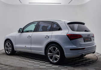 Подержанный автомобиль Audi Q5 2013 года (3 фото)