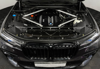 Подержанный автомобиль BMW X7 2019 года (10 фото)