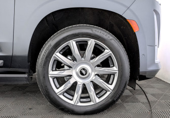 Подержанный автомобиль Cadillac Escalade Suv 2021 года (18 фото)