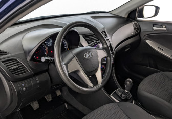 Подержанный автомобиль Hyundai Solaris Sedan 2014 года (15 фото)