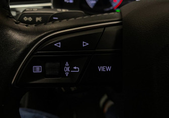 Подержанный автомобиль Audi Q8 2018 года (19 фото)