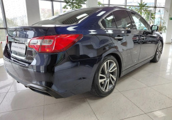 Подержанный автомобиль Subaru Legacy Sedan 2018 года (5 фото)