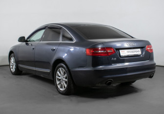 Подержанный автомобиль Audi A6 Sedan 2010 года (7 фото)