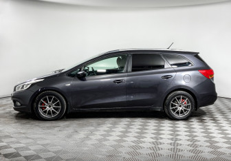 Подержанный автомобиль Kia Ceed Wagon 2013 года (8 фото)