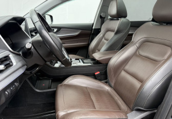 Подержанный автомобиль Chery Tiggo 8 Pro 2022 года (10 фото)