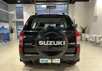 Подержанный автомобиль Suzuki Grand Vitara 2009 года (5 фото)