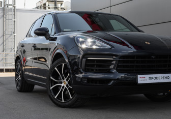 Подержанный автомобиль Porsche Cayenne 2018 года (24 фото)