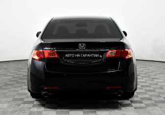 Подержанный автомобиль Honda Accord Sedan 2012 года (4 фото)