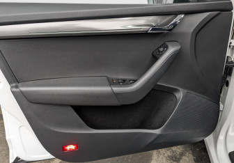 Подержанный автомобиль Skoda Octavia Liftback 2017 года (18 фото)