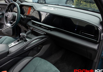 Подержанный автомобиль Geely Monjaro 2023 года (7 фото)