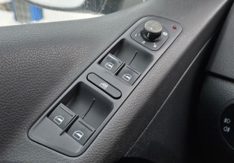 Подержанный автомобиль Volkswagen Tiguan 2009 года (15 фото)