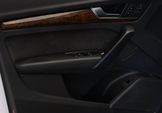Подержанный автомобиль Audi Q5 2017 года (22 фото)
