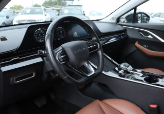 Подержанный автомобиль Omoda C5 2023 года (13 фото)