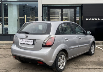 Подержанный автомобиль Kia Rio Hatchback 2009 года (5 фото)