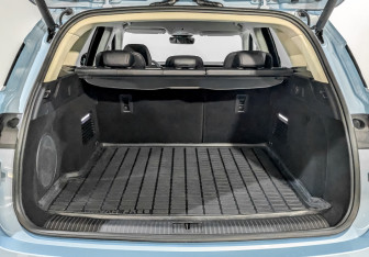 Подержанный автомобиль Voyah Free 2023 года (10 фото)