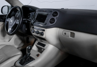 Подержанный автомобиль Volkswagen Tiguan 2015 года (9 фото)