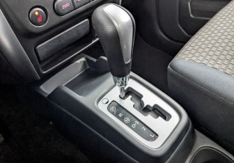 Подержанный автомобиль Suzuki Jimny 2011 года (27 фото)