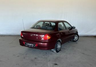 Подержанный автомобиль Kia Spectra Sedan 2006 года (6 фото)