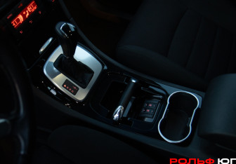 Подержанный автомобиль Ford S-MAX 2011 года (16 фото)