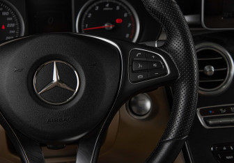 Подержанный автомобиль Mercedes-Benz GLC Coupe 2019 года (15 фото)