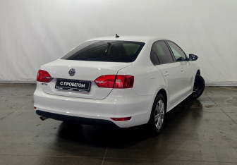 Подержанный автомобиль Volkswagen Jetta Sedan 2014 года (4 фото)
