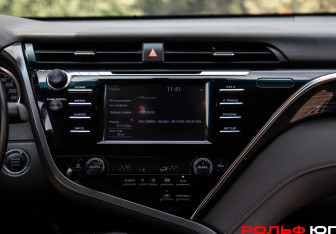 Подержанный автомобиль Toyota Camry Sedan 2019 года (11 фото)